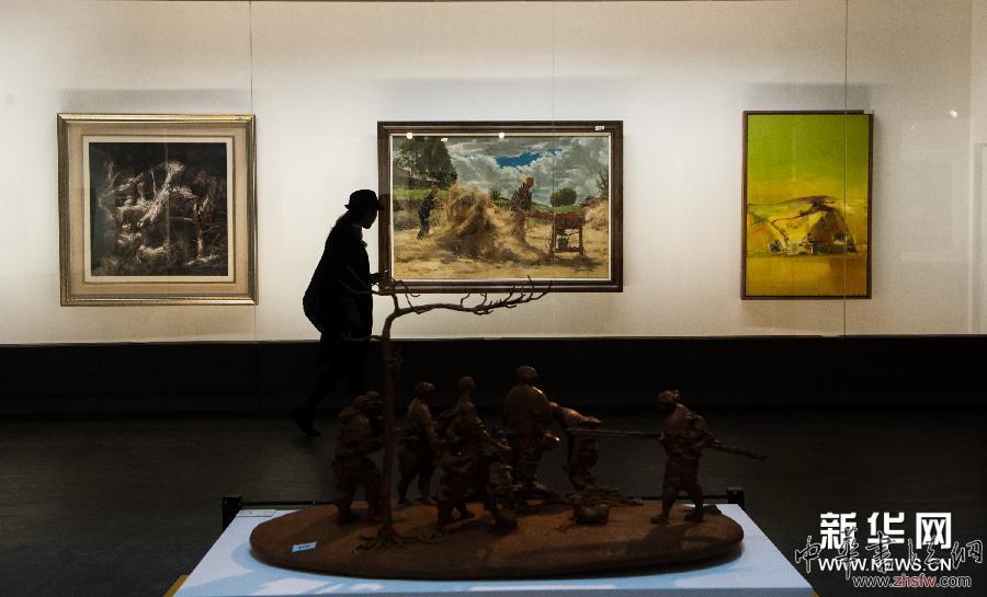 （晚報(bào)）（1）中國(guó)夢(mèng)&middot;南粵心&mdash;&mdash;第十二屆廣東省藝術(shù)節(jié)優(yōu)秀美術(shù)作品展在廣州舉行