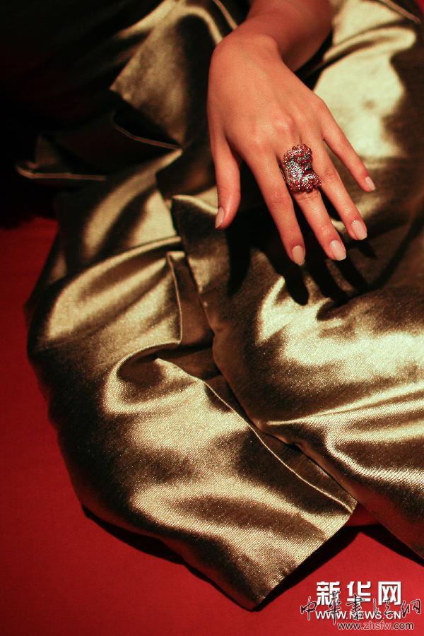 （國(guó)際）（2）指上的世界