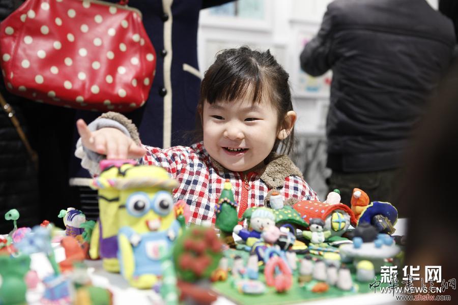 “大樹(shù)·童畫”展覽在京開(kāi)幕 組圖 (晚報(bào))(1)“大樹(shù)·童畫”展覽在京開(kāi)幕