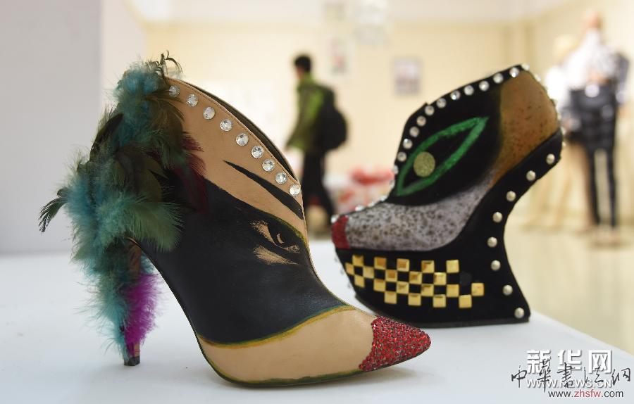 民間工藝牽手現(xiàn)代藝術(shù) 組圖 (文化)(2)民間工藝牽手現(xiàn)代藝術(shù)