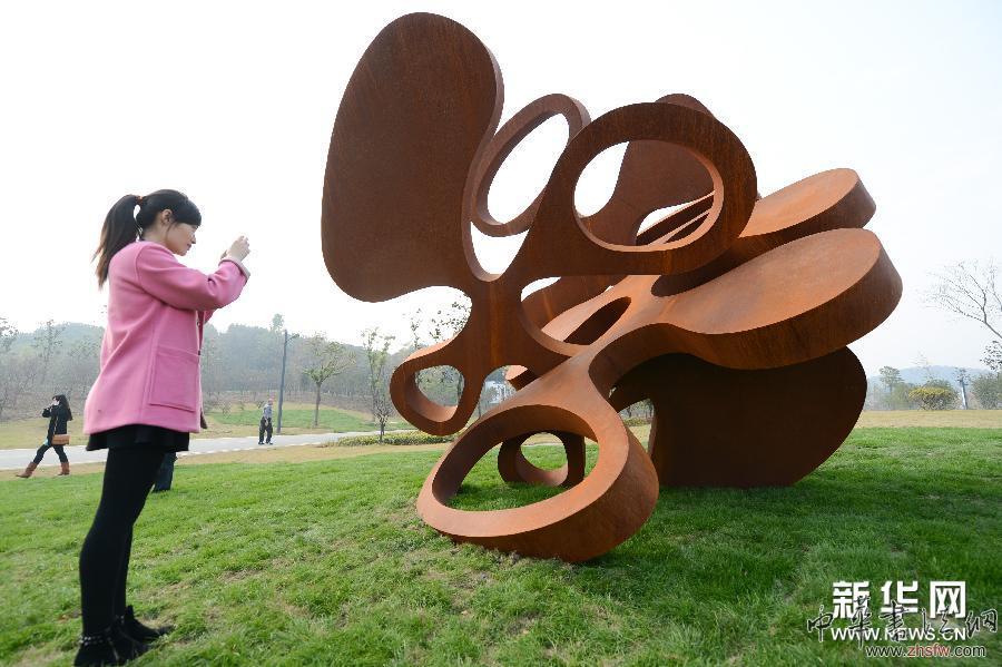 （晚報(bào)）（1）第四屆中國(guó)&middot;蕪湖劉開(kāi)渠獎(jiǎng)國(guó)際雕塑大展開(kāi)幕