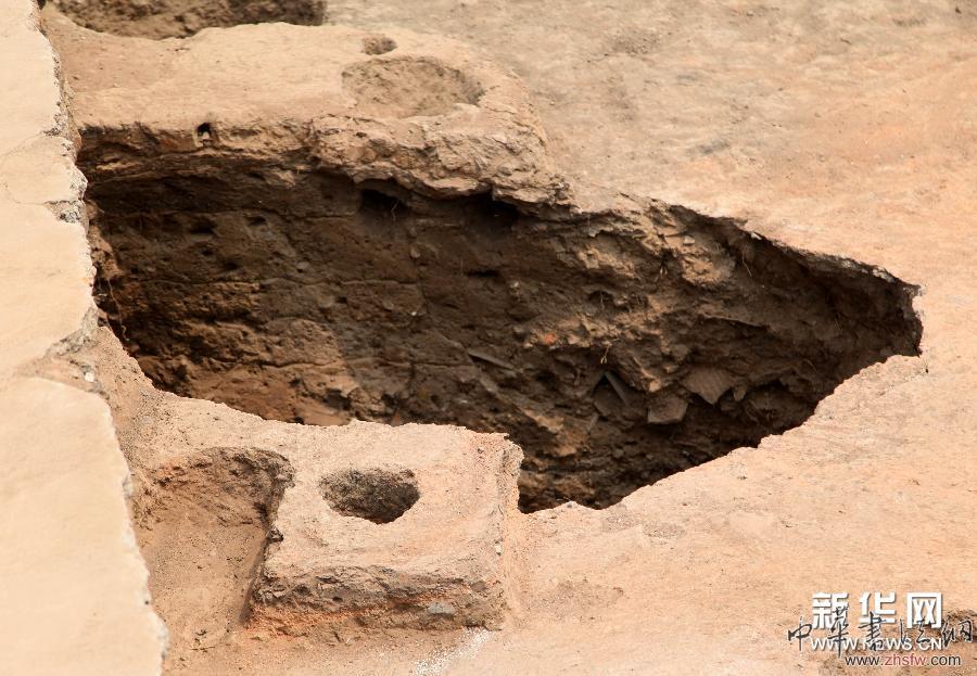 河南寶豐清涼寺汝窯首次發(fā)現(xiàn)素?zé)G爐 圖 河南寶豐清涼寺汝窯首次發(fā)現(xiàn)素?zé)G爐 圖