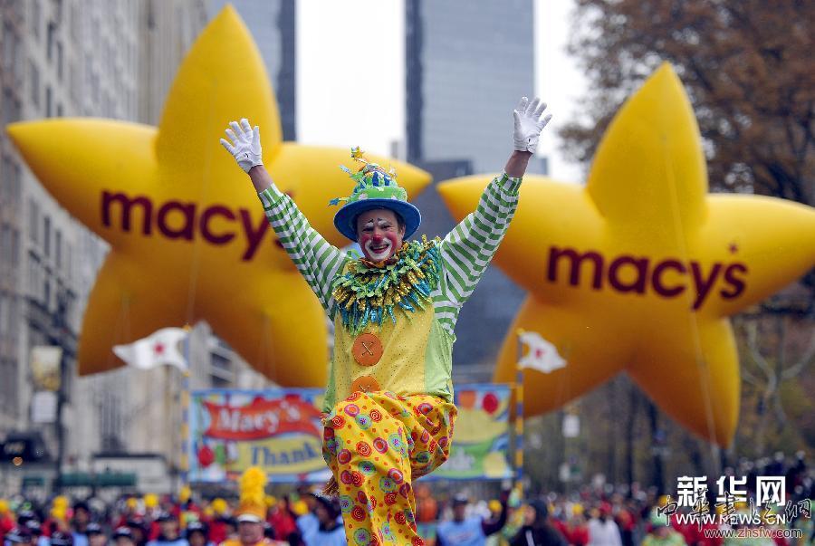 （國(guó)際）（1）紐約舉行第88屆感恩節(jié)大游行