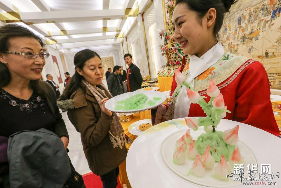 百姓體驗(yàn)皇家味道 (晚報(bào))百姓體驗(yàn)皇家味道