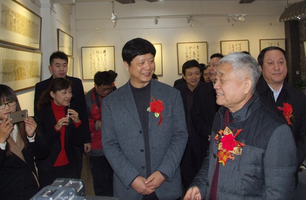 含道映物 胡抗美書(shū)法藝術(shù)精品展在龍都濮陽(yáng)舉行