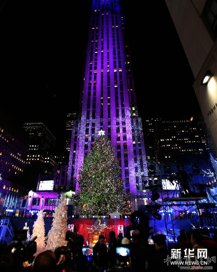 （國際）（2）紐約洛克菲勒中心舉行圣誕樹亮燈儀式