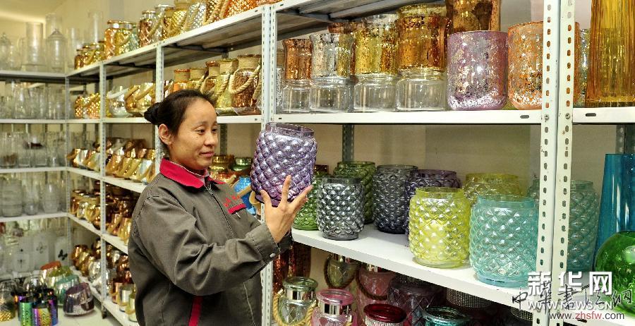 河北南皮:玻璃器皿遠銷海外 組圖 (經(jīng)濟)(2)河北南皮:玻璃器皿遠銷海外