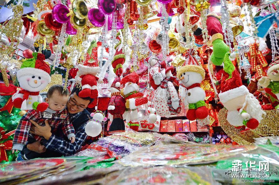 圣誕臨近 飾品俏銷 (XHDW)(2)圣誕臨近 飾品俏銷