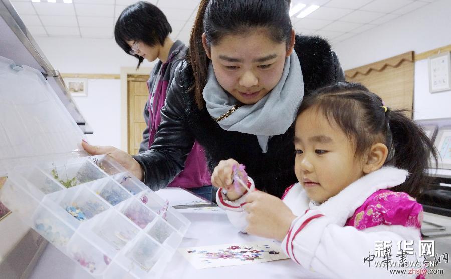 北京:重現(xiàn)生機(jī)的大興民間壓花藝術(shù) 組圖 (經(jīng)濟(jì))(2)北京:重現(xiàn)生機(jī)的大興民間壓花藝術(shù)