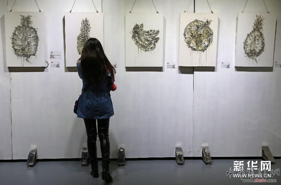 “泛·紀(jì)元”第二屆江西當(dāng)代藝術(shù)展在南昌開幕 組圖 (新華網(wǎng))(3)“泛·紀(jì)元”第二屆江西當(dāng)代藝術(shù)展在南昌開幕