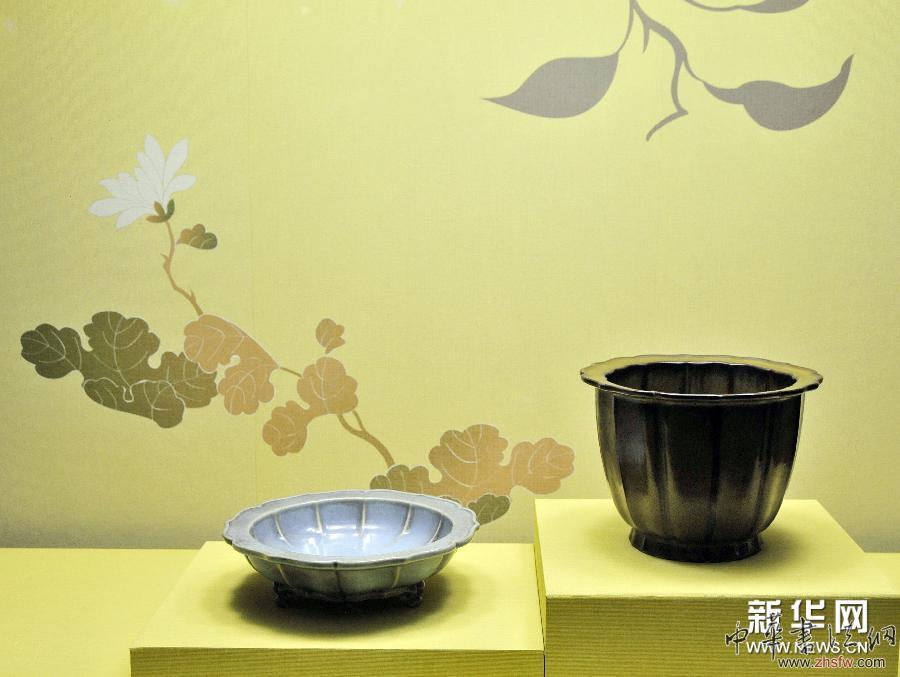 臺(tái)北故宮推出“瓶盆風(fēng)華——明清花器特展” 組圖 臺(tái)北故宮推出“瓶盆風(fēng)華——明清花器特展” 組圖