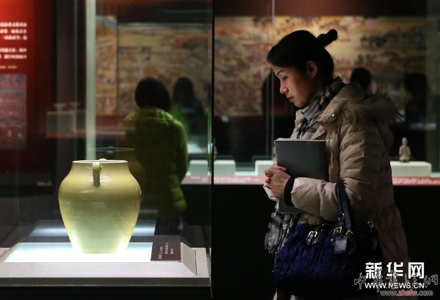 看展覽 過(guò)新年 圖 (晚報(bào))看展覽 過(guò)新年