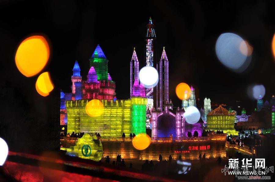（社會(huì)）（5）&ldquo;流光溢彩&rdquo;冰雪童話(huà)世界&mdash;&mdash;第31屆哈爾濱國(guó)際冰雪節(jié)開(kāi)幕