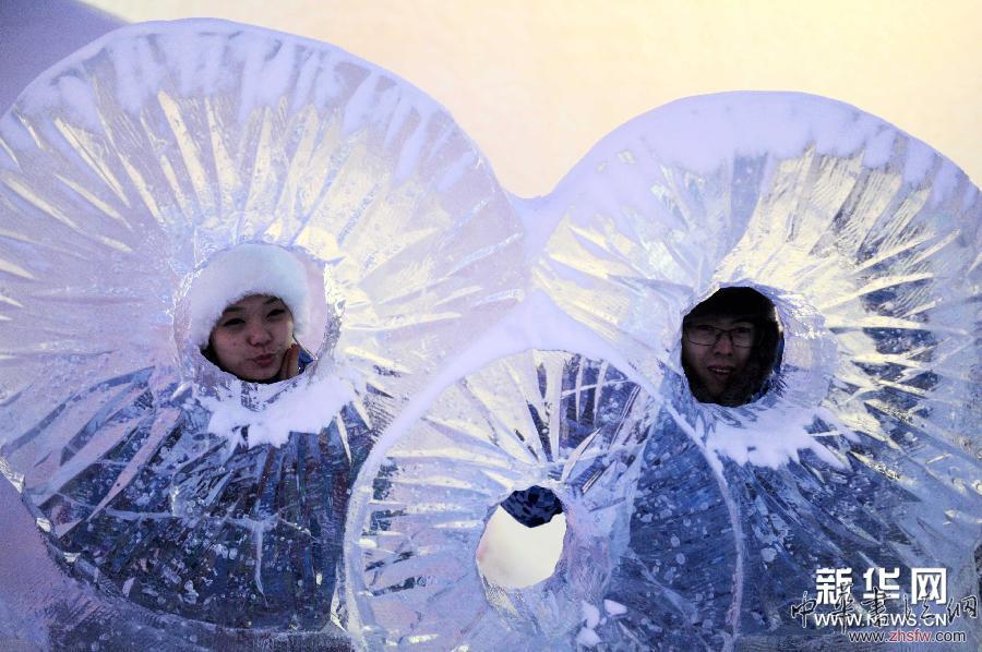 （社會(huì)）（7）&ldquo;流光溢彩&rdquo;冰雪童話(huà)世界&mdash;&mdash;第31屆哈爾濱國(guó)際冰雪節(jié)開(kāi)幕