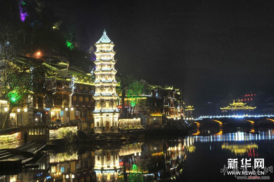 （晚報）（2）流光溢彩靚沱江