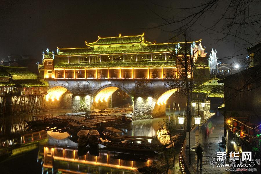 （晚報）（3）流光溢彩靚沱江