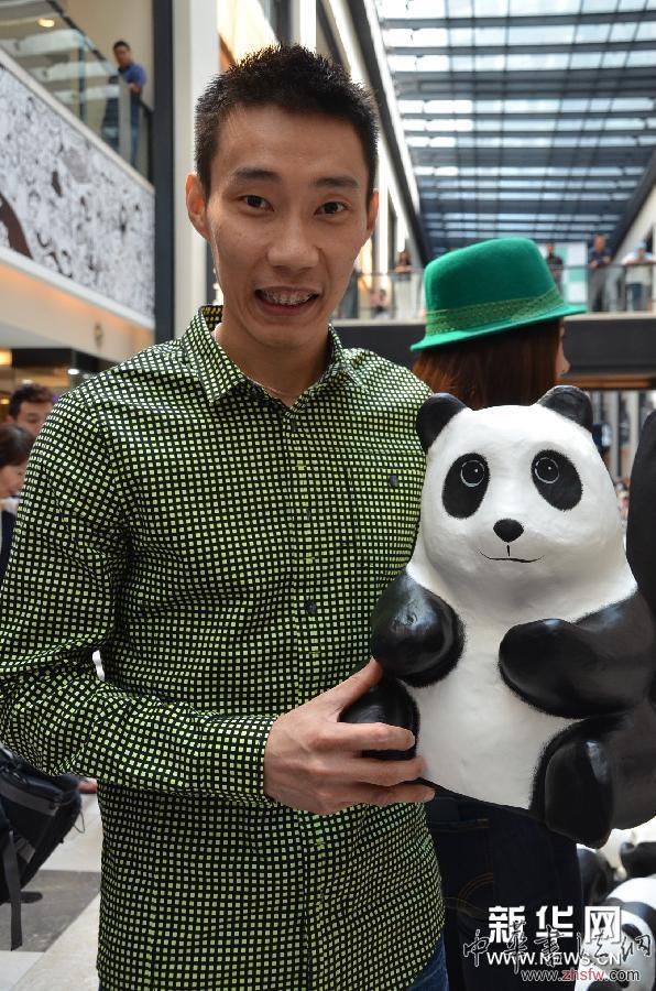 “1600紙制大熊貓展”在吉隆坡開(kāi)幕 (國(guó)際)(2)“1600紙制大熊貓展”在吉隆坡開(kāi)幕