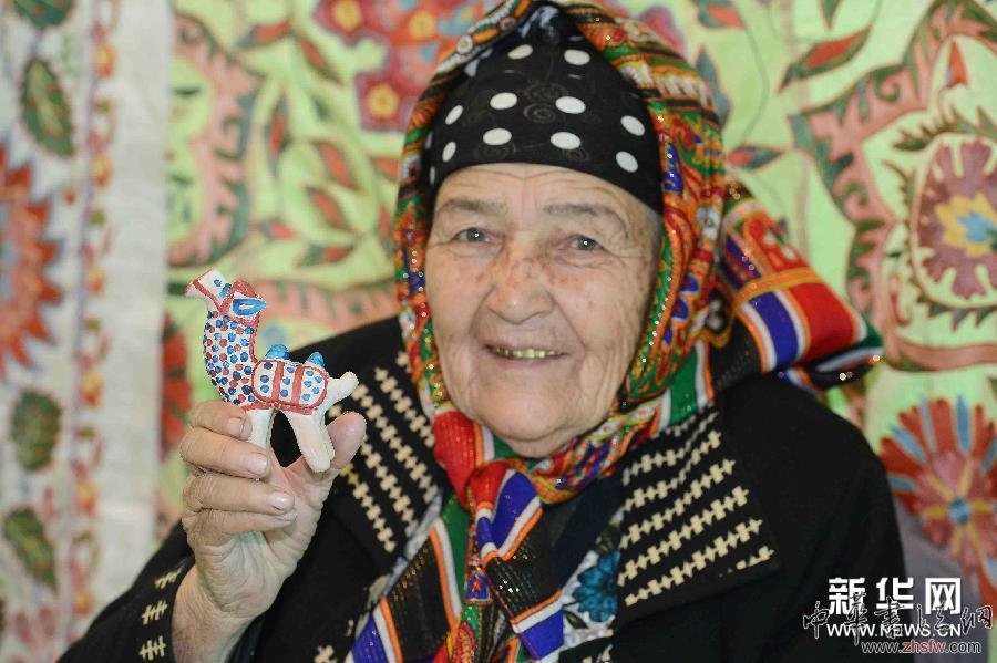 烏茲別克斯坦舉辦民族手工藝術節(jié) 圖 (XHDW)(1)烏茲別克斯坦舉辦民族手工藝術節(jié)