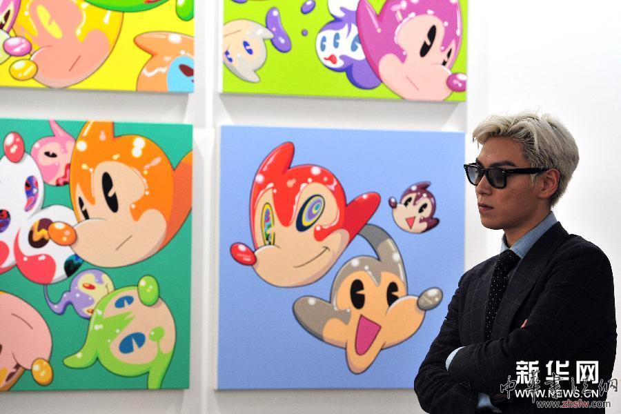 （國(guó)際）韓國(guó)歌手T.O.P.出席&ldquo;藝術(shù)登陸新加坡&rdquo;預(yù)展