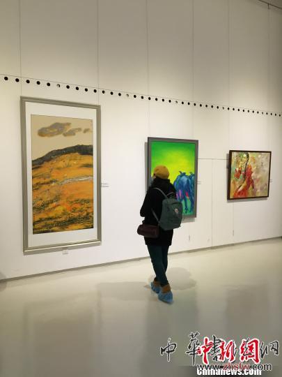 中俄蒙藝術(shù)家聯(lián)展陰山巖畫盼藝術(shù)交流常態(tài)化