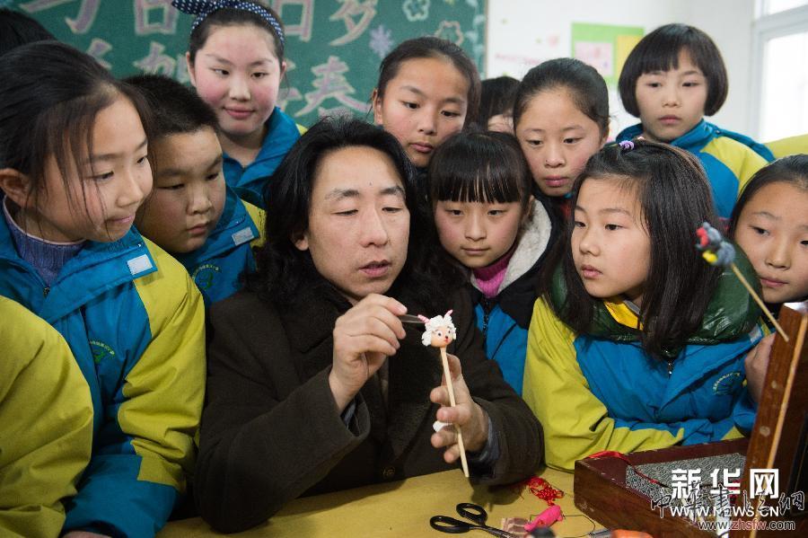 （晚報）面塑&ldquo;羊&rdquo;迎新春