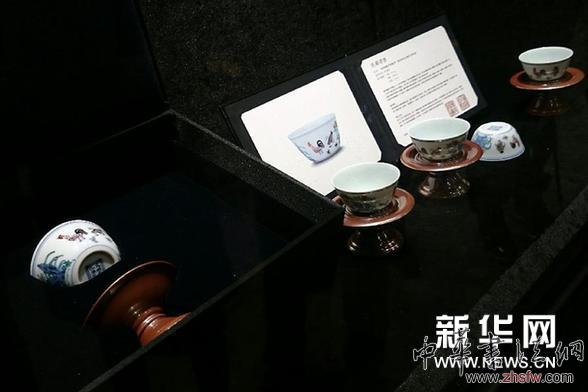 華夏當(dāng)代御窯陶瓷藝術(shù)精品展在京舉行 圖 (文化)(2)華夏當(dāng)代御窯陶瓷藝術(shù)精品展在京舉行