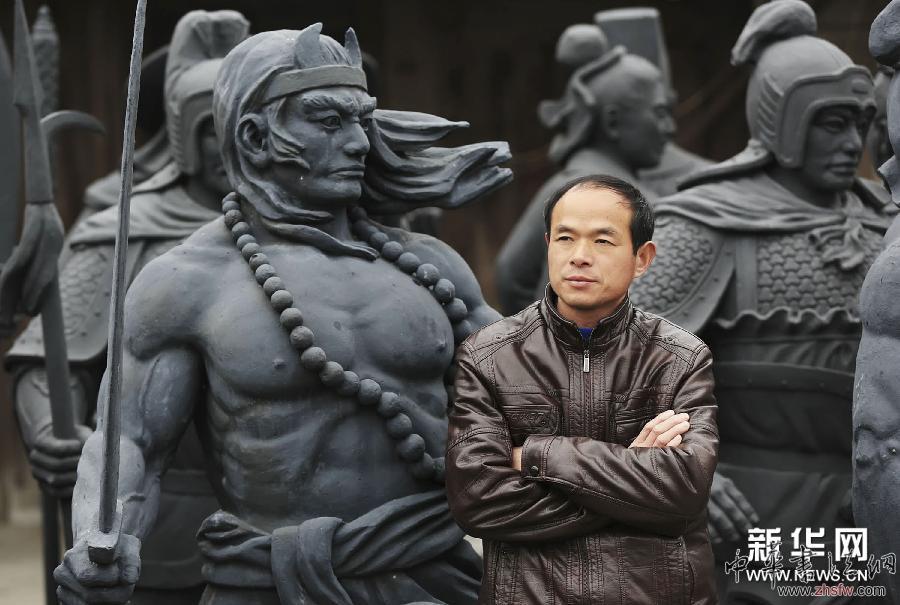 浙江奉化泥塑藝人打造大型“水滸”108將泥塑 圖