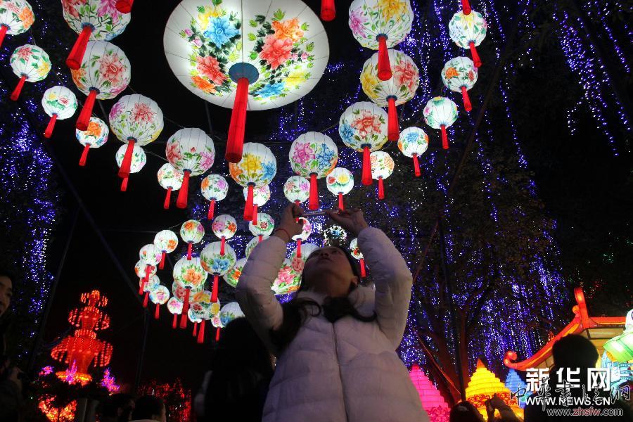 （晚報）（2）第21屆自貢國際恐龍燈會亮燈