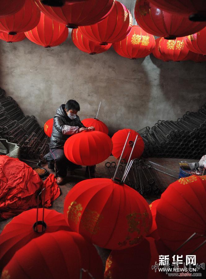 山西運城“燈籠村”燈籠制作銷售忙 #(社會)(1)山西運城“燈籠村”燈籠制作銷售忙
