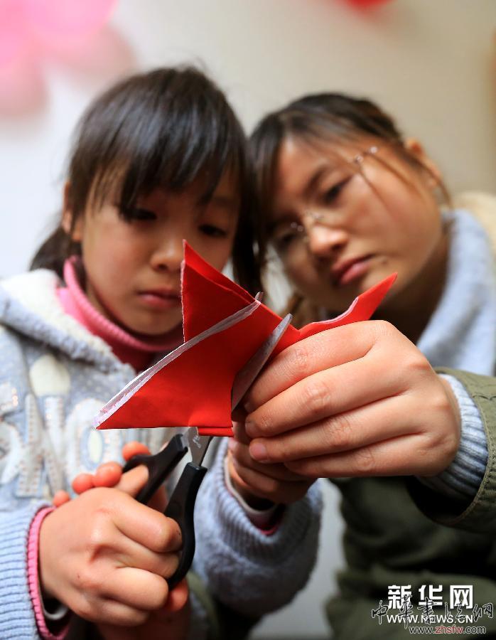 #（社會(huì)）（2）學(xué)手藝 迎新年