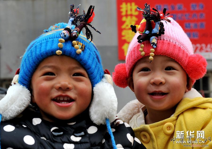 #（社會）（2）戴&ldquo;春雞&rdquo;迎立春