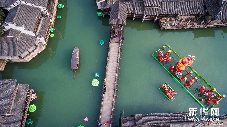 千年古鎮(zhèn)“水燈會” 傳統(tǒng)花燈迎新春 (文化)(1)千年古鎮(zhèn)“水燈會” 傳統(tǒng)花燈迎新春