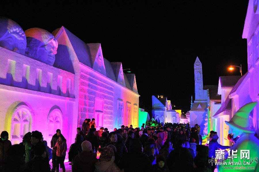 （晚報）（1）長白山上演&ldquo;冰雪嘉年華&rdquo;