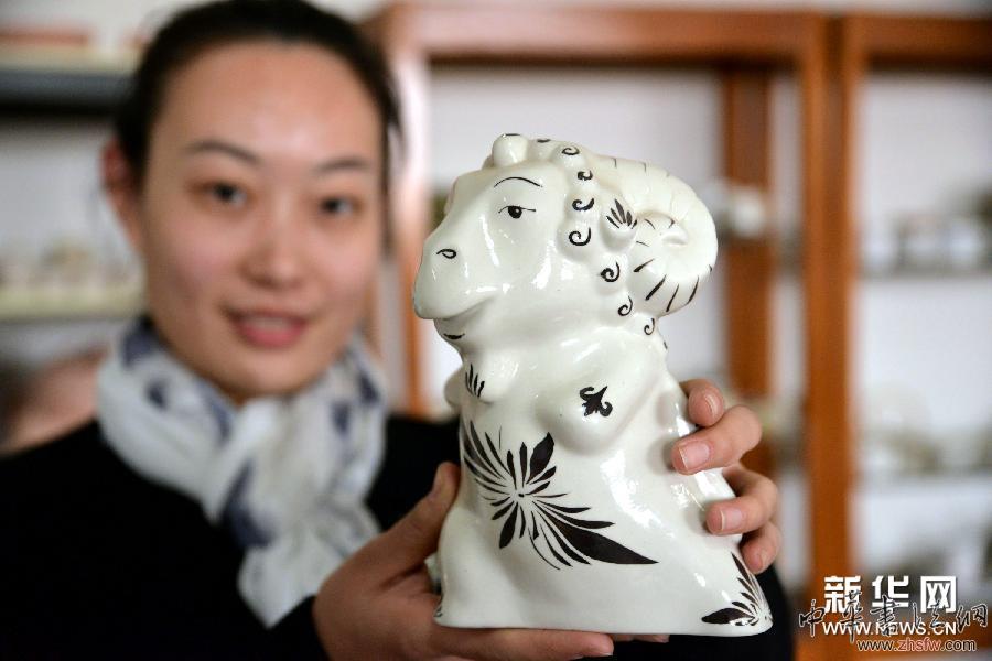 #（財經(jīng)專線）（3）&ldquo;萌羊&rdquo;主題瓷器生產(chǎn)忙