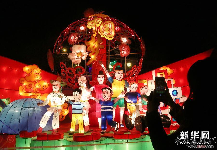 北戴河千盞花燈流光溢彩 (晚報)北戴河千盞花燈流光溢彩