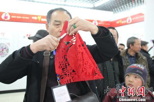 第五屆中國剪紙藝術節(jié)開幕冬奧題材成特色