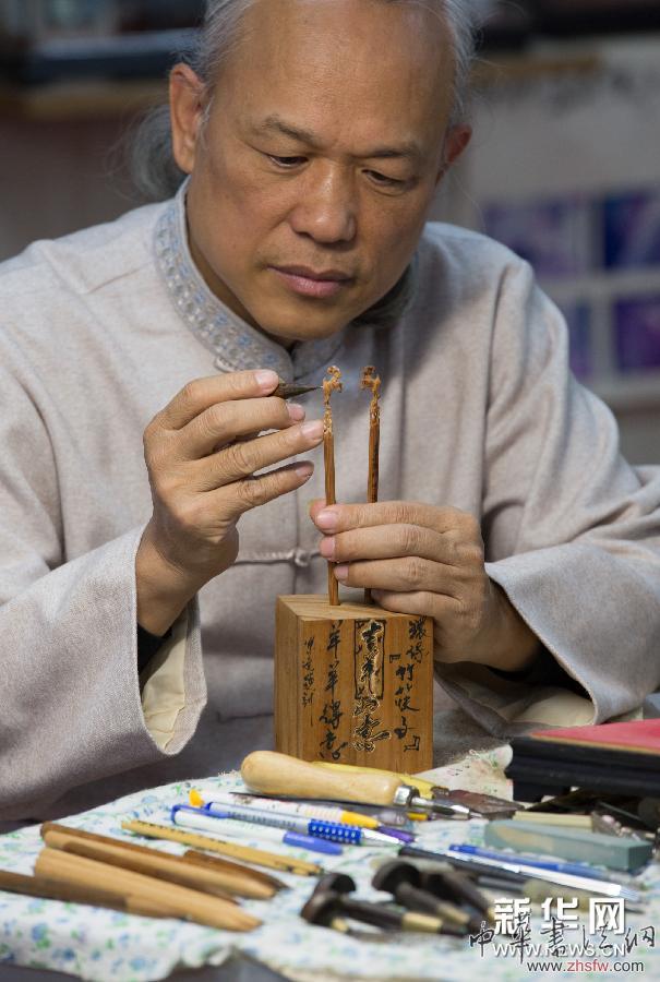 （文化）（2）臺灣藝術(shù)家微雕兩岸小羊迎羊年