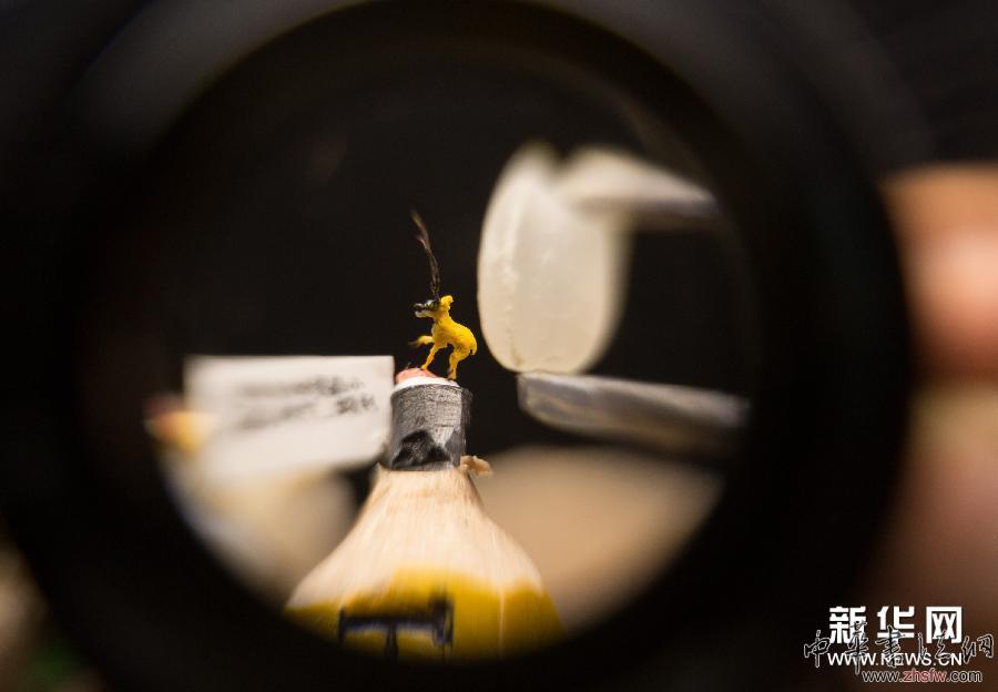 （文化）（3）臺灣藝術(shù)家微雕兩岸小羊迎羊年