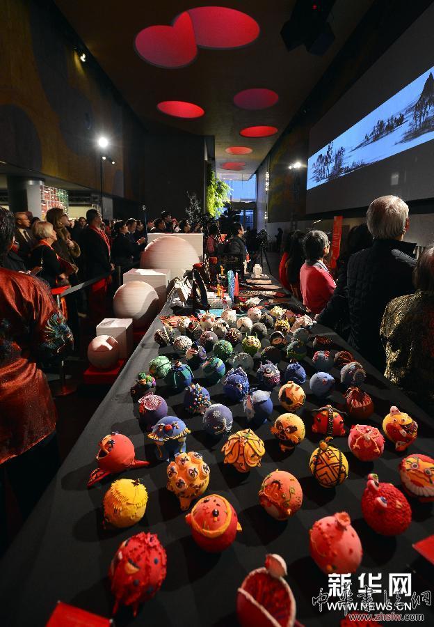 紐約舉行慶祝中國春節(jié)公共藝術展與創(chuàng)意集市 圖 (晚報)(3)紐約舉行慶祝中國春節(jié)公共藝術展與創(chuàng)意集市