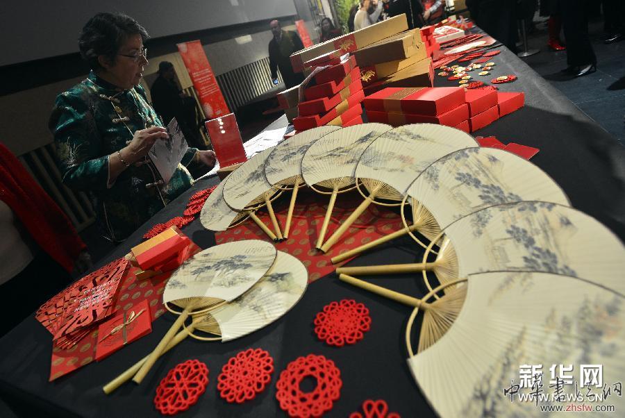 紐約舉行慶祝中國(guó)春節(jié)公共藝術(shù)展與創(chuàng)意集市 組圖 (晚報(bào))(2)紐約舉行慶祝中國(guó)春節(jié)公共藝術(shù)展與創(chuàng)意集市