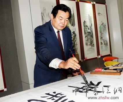 譚雙源——特邀最受歡迎的雙十大人民書法家獻禮全國兩會 譚雙源