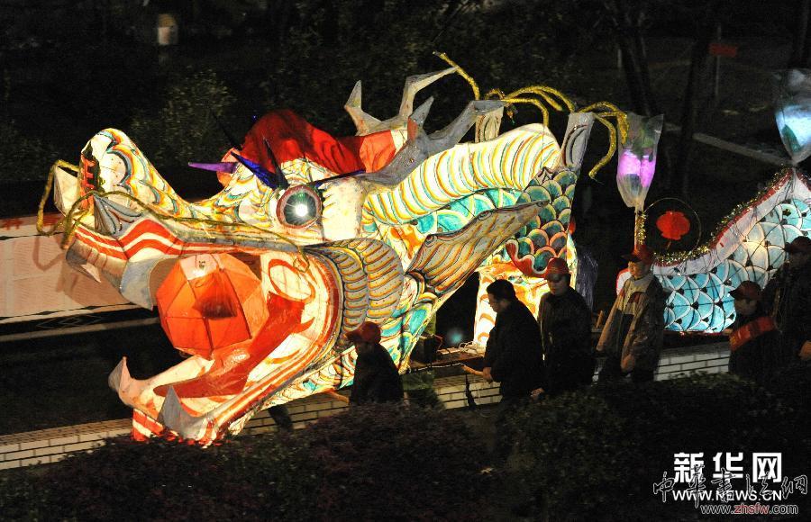 （晚報(bào)）（2）福建連城：游大龍 鬧元宵