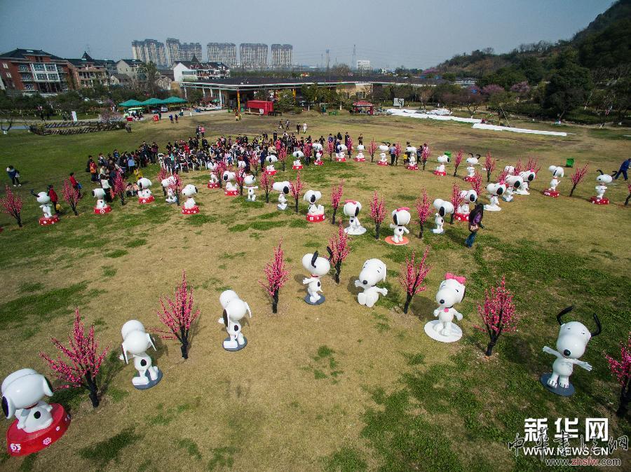 杭州舉辦“史努比65周年動漫巡展” 圖 (文化)(2)杭州舉辦“史努比65周年動漫巡展”