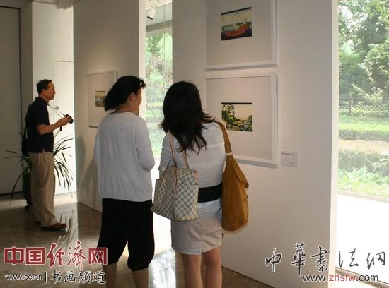 人們?cè)诂F(xiàn)場(chǎng)觀展 中國(guó)經(jīng)濟(jì)網(wǎng)記者李冬陽攝