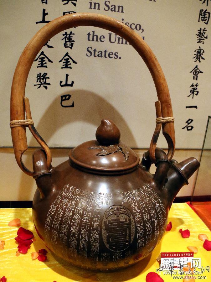 （晚報(bào)）（4）欽州坭興陶精品在港展出