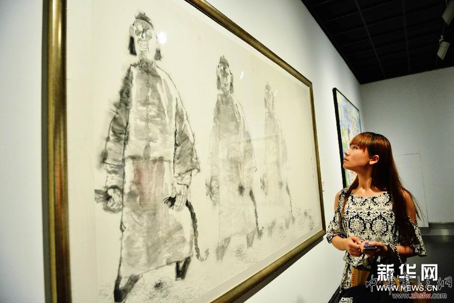 浙江省優(yōu)秀美術(shù)作品展杭州開幕 圖