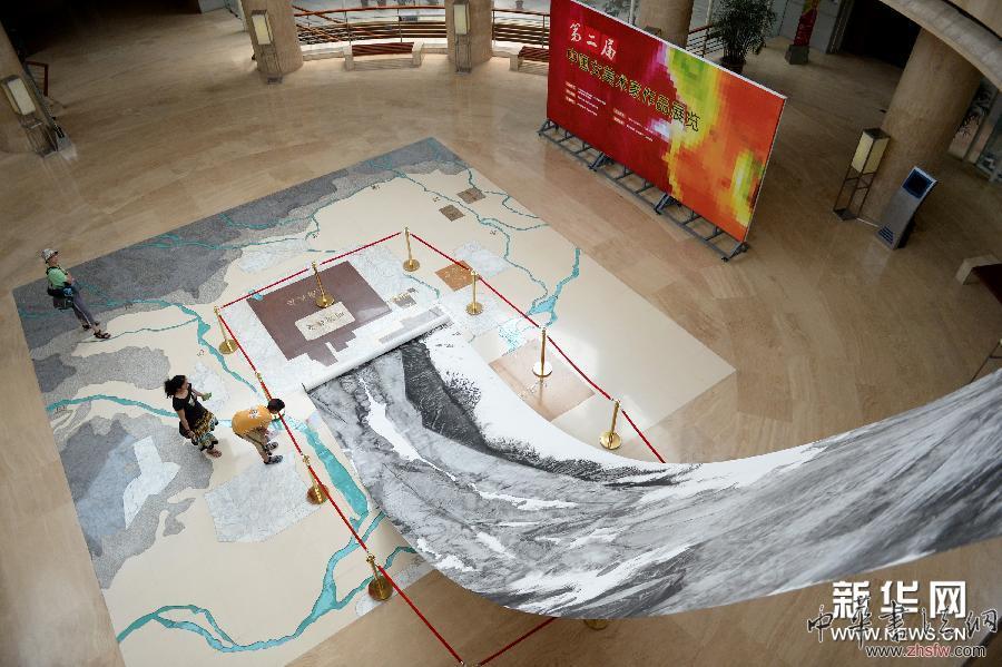 （文化）（1）第二屆中國女美術家作品展覽在西安展出