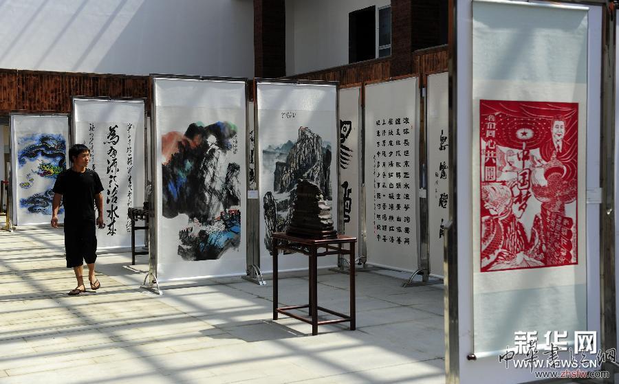 （晚報）（3）南水北調(diào)印象書畫攝影奇石展開展