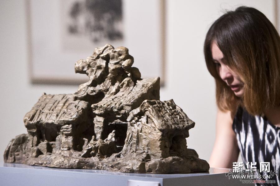 《遠(yuǎn)去的村莊》雕塑、繪畫作品展在京開幕 圖