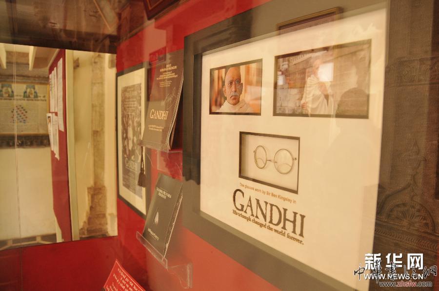 “甘地眼鏡”在印度烏代布爾展出 圖 (國際)(2)“甘地眼鏡”在印度烏代布爾展出